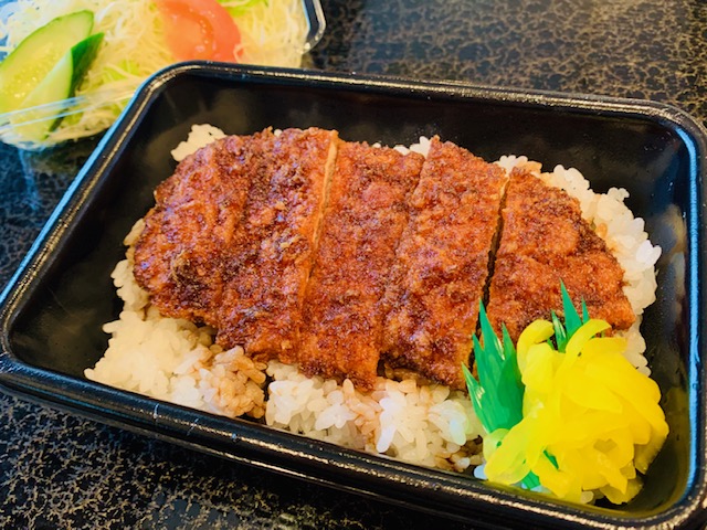 ソースカツ丼 810円